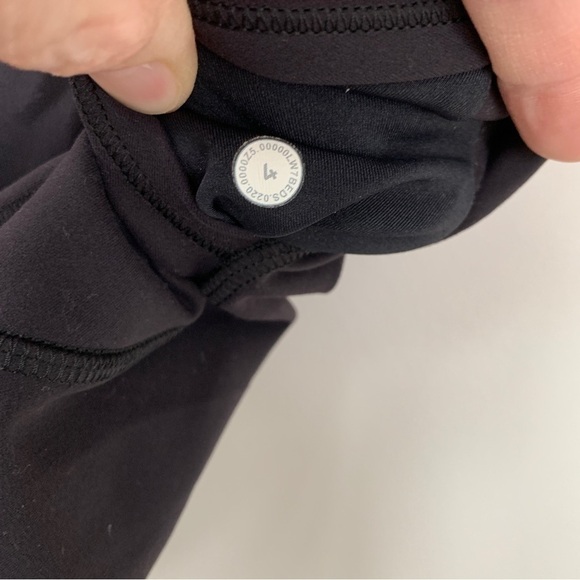 Lululemon Invigorate High Rise Shorts Size 4 - Picture 2 of 5